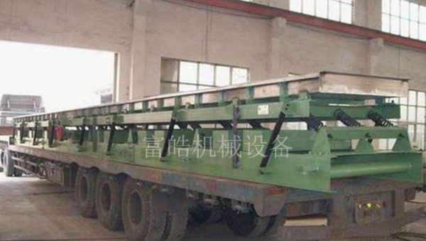 長距離耐高溫振動(dòng)輸送機(jī)